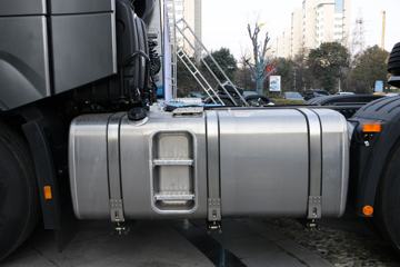 ���� ŷ������ ��Խ�� 580���� 6X4 AMT�Զ���ǣ����(����)ͼƬ