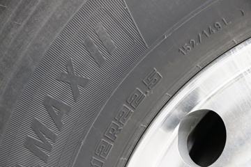 ���� ŷ������ ��Խ�� 580���� 6X4 AMT�Զ���ǣ����(����)ͼƬ