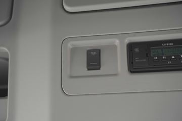 һ����� J6L�п� ������ 260���� 4X2 6.75�������ػ���(����)(CA1180P62K1L4E6)ͼƬ