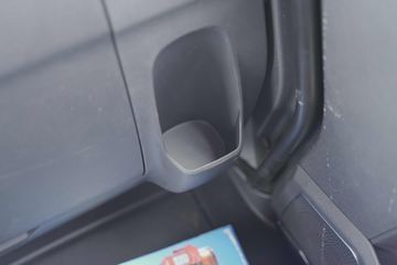 һ����� J6L�п� ������ 260���� 4X2 6.75�������ػ���(����)(CA1180P62K1L4E6)ͼƬ