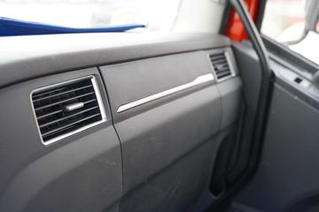 һ����� J6L�п� ������ 260���� 4X2 6.75�������ػ���(����)(CA1180P62K1L4E6)ͼƬ