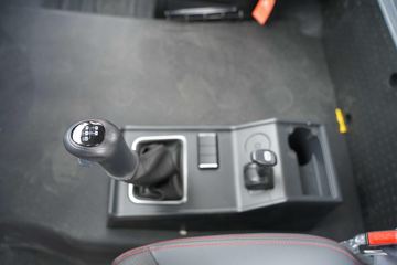 һ����� J6L�п� ������ 260���� 4X2 6.75�������ػ���(����)(CA1180P62K1L4E6)ͼƬ