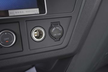 һ����� J6L�п� ������ 260���� 4X2 6.75�������ػ���(����)(CA1180P62K1L4E6)ͼƬ