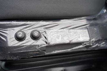 һ����� J6L�п� ������ 260���� 4X2 6.75�������ػ���(����)(CA1180P62K1L4E6)ͼƬ