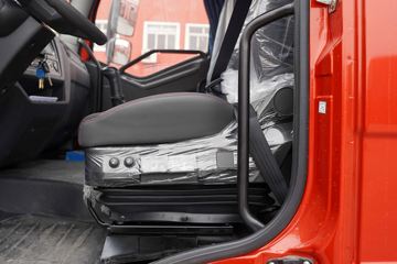 һ����� J6L�п� ������ 260���� 4X2 6.75�������ػ���(����)(CA1180P62K1L4E6)ͼƬ