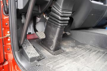 һ����� J6L�п� ������ 260���� 4X2 6.75�������ػ���(����)(CA1180P62K1L4E6)ͼƬ