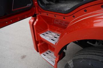 һ����� J6L�п� ������ 260���� 4X2 6.75�������ػ���(����)(CA1180P62K1L4E6)ͼƬ