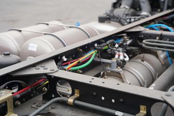 һ����� J6L�п� ������ 260���� 4X2 6.75�������ػ���(����)(CA1180P62K1L4E6)ͼƬ