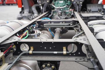 һ����� J6L�п� ������ 260���� 4X2 6.75�������ػ���(����)(CA1180P62K1L4E6)ͼƬ