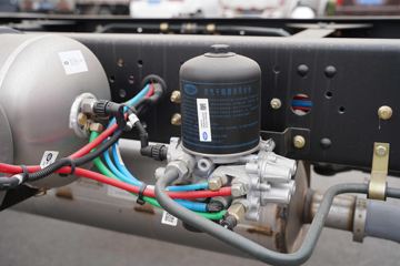 һ����� J6L�п� ������ 260���� 4X2 6.75�������ػ���(����)(CA1180P62K1L4E6)ͼƬ