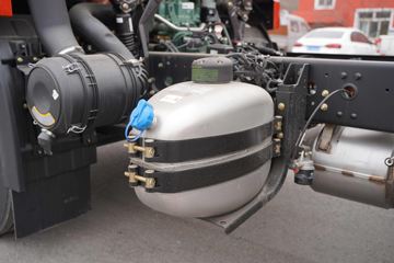 һ����� J6L�п� ������ 260���� 4X2 6.75�������ػ���(����)(CA1180P62K1L4E6)ͼƬ