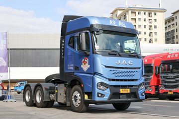 江淮 超越Q7重卡 470马力 6X4 牵引车(国六)