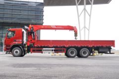 东风柳汽 乘龙H5 300马力 6X4 8.15米随车起重运输车(三一帕尔菲格)(SYP5250JSQLQ6)