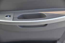 泓图200&nbsp;载货车驾驶室                                               图片