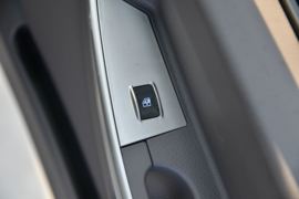 泓图200&nbsp;载货车驾驶室                                               图片