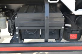 泓图200&nbsp;载货车底盘                                                图片