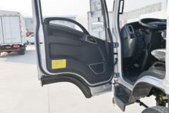 陕汽商用车 轩德X9 标载版 131马力 4.15米单排厢式轻卡(国六)(SX5041XXYNP63313)