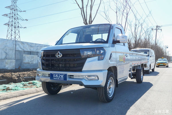 长安凯程星卡PLUS122马力 1.597L 3.3米 单排 栏板式