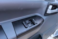 陕汽轻卡 德龙K3000 160马力 4.18米单排栏板轻卡(法士特8挡)(YTQ1041KJ331)