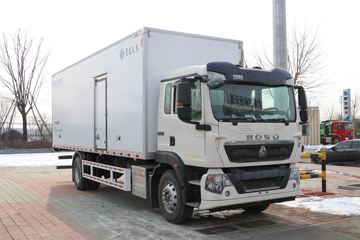中国重汽 HOWO TX 270马力 4X2 6.8米冷藏车(国六)