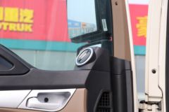 中国重汽 HOWO TX 270马力 4X2 6.8米冷藏车(国六)