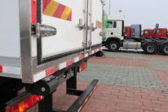 中国重汽 HOWO TX 270马力 4X2 6.8米冷藏车(国六)