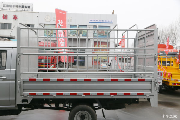 金杯T5载货车太原市火热促销中 让利高达0.2万