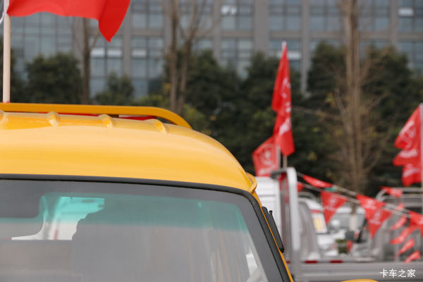 限时特惠,立降1万!邵阳市金杯T5载货车系列疯狂促销中