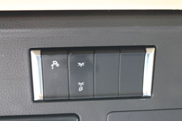 ���� ŷ������ ��Խ�� 580���� 6X4 AMT�Զ���ǣ����(����)(BJ4259Y6DHL-12)ͼƬ