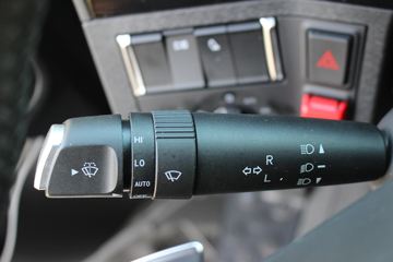 ���� ŷ������ ��Խ�� 580���� 6X4 AMT�Զ���ǣ����(����)(BJ4259Y6DHL-12)ͼƬ