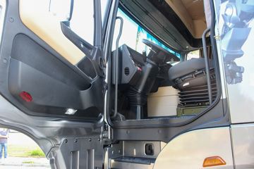 ���� ŷ������ ��Խ�� 580���� 6X4 AMT�Զ���ǣ����(����)(BJ4259Y6DHL-12)ͼƬ