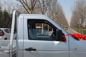 ���� X6 ��׼�� 1.6L 122���� ���� 3.4�׵�������΢��(����)ͼƬ