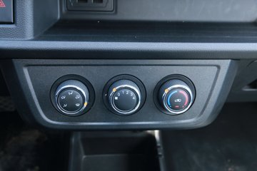 ���� X6 ��׼�� 1.6L 122���� ���� 3.4�׵�������΢��(����)ͼƬ