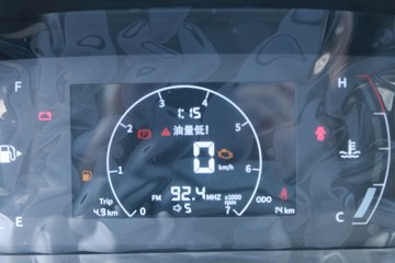 ���� X6 ��׼�� 1.6L 122���� ���� 3.4�׵�������΢��(����)ͼƬ