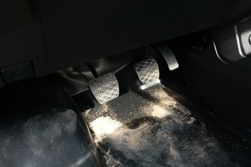 ���� X6 ��׼�� 1.6L 122���� ���� 3.4�׵�������΢��(����)ͼƬ