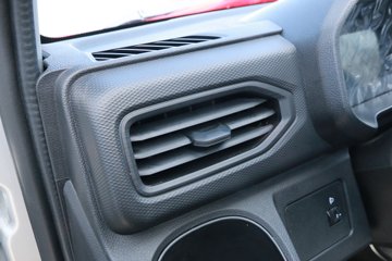 ���� X6 ��׼�� 1.6L 122���� ���� 3.4�׵�������΢��(����)ͼƬ