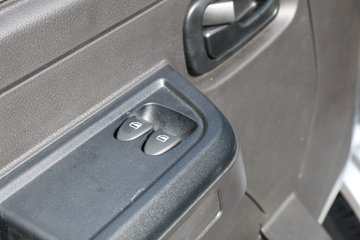 ���� X6 ��׼�� 1.6L 122���� ���� 3.4�׵�������΢��(����)ͼƬ