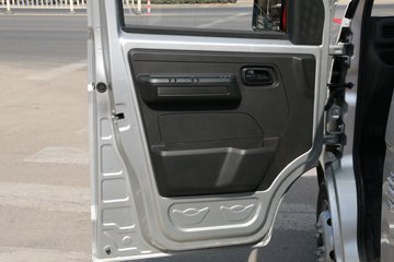 ���� X6 ��׼�� 1.6L 122���� ���� 3.4�׵�������΢��(����)ͼƬ