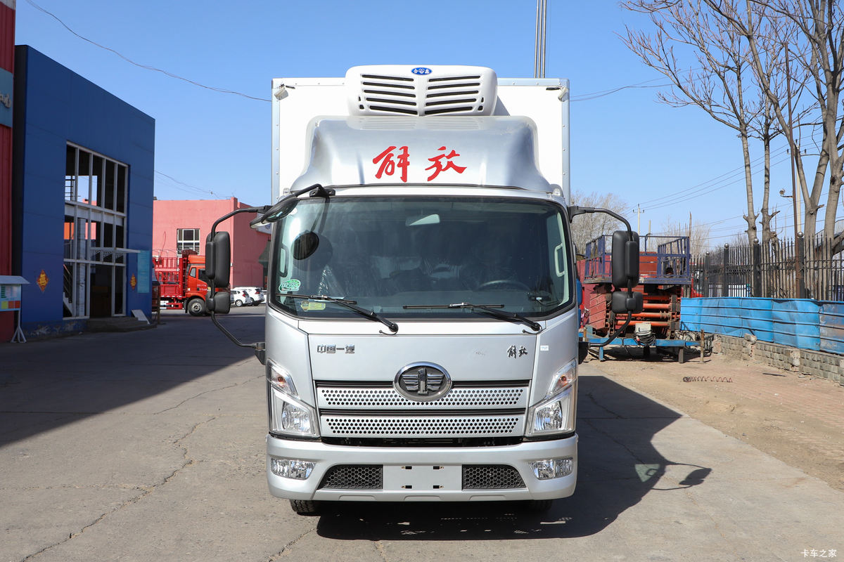 解放 领途 160马力 4X2 3.77米排半冷藏车(国六)(宽体)