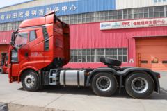 一汽解放 J6V重卡 520马力 6X4 AMT自动挡牵引车(国六)(CA4250P66K25T1E6)