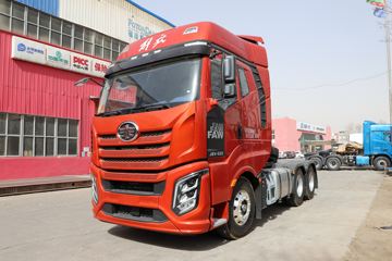 一汽解放 J6V重卡 520马力 6X4 AMT自动挡牵引车(国六)(CA4250P66K25T1E6)