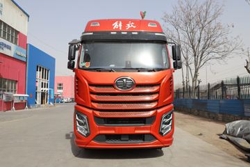 一汽解放 J6V重卡 质惠版 520马力 6X4 牵引车(速比4.1)(CA4250P66K25T1E6)