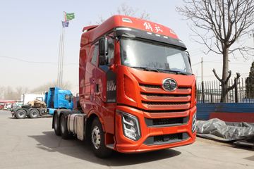 一汽解放 J6V重卡 质惠版 520马力 6X4 牵引车(国六)(CA4250P66K25T1E6)