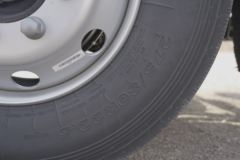 福田 时代领航ES5 金牛王 200马力 4X2 6.2米排半栏板载货车(国六)(BJ1184VKPFG-02)