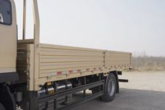 福田 时代领航ES5 金牛王 200马力 4X2 6.2米排半栏板载货车(国六)(BJ1184VKPFG-02)
