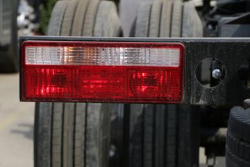 ���� �����A5X 270���� 6X2 9.8����������ʽ�ػ���(HFC5251XYKP2K5D52S)ͼƬ