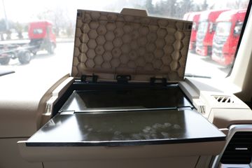 ���� ��ԽQ7�ؿ� 520���� 6X4 AMT�Զ���ǣ����(����)ͼƬ