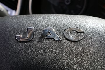 ���� ��ԽQ7�ؿ� 520���� 6X4 AMT�Զ���ǣ����(����)ͼƬ