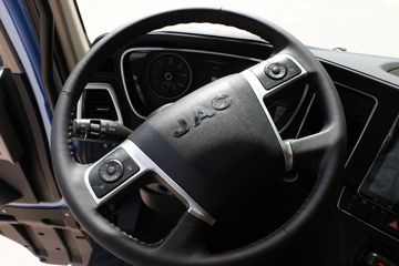 ���� ��ԽQ7�ؿ� 520���� 6X4 AMT�Զ���ǣ����(����)ͼƬ