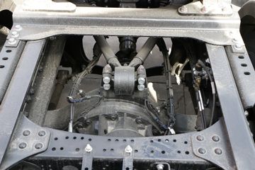 ���� ��ԽQ7�ؿ� 520���� 6X4 AMT�Զ���ǣ����(����)ͼƬ